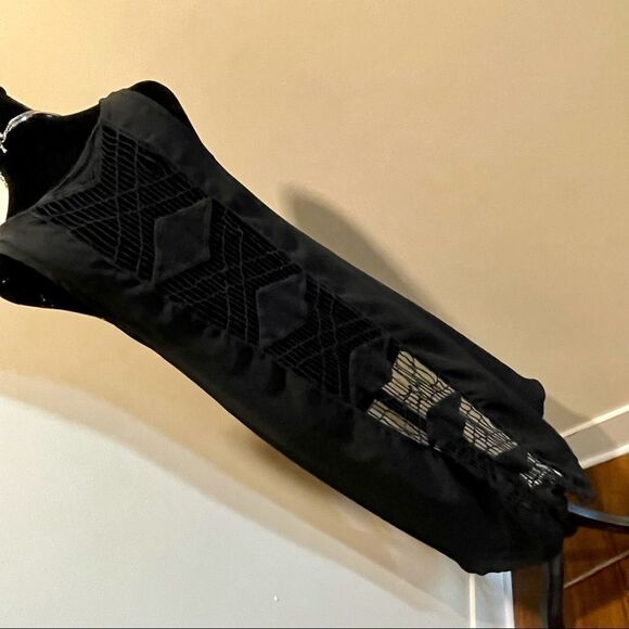 TRAC | Breezy Crochet Back Hi Lo Tank, Size Small - Picture 10 of 11